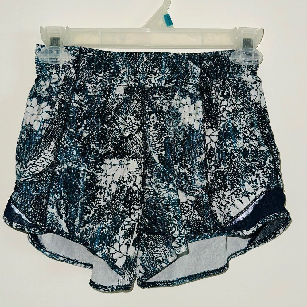 Lululemon Hotty Hot Short II *Long 4" Wildwood White Multi | SIZE: 4